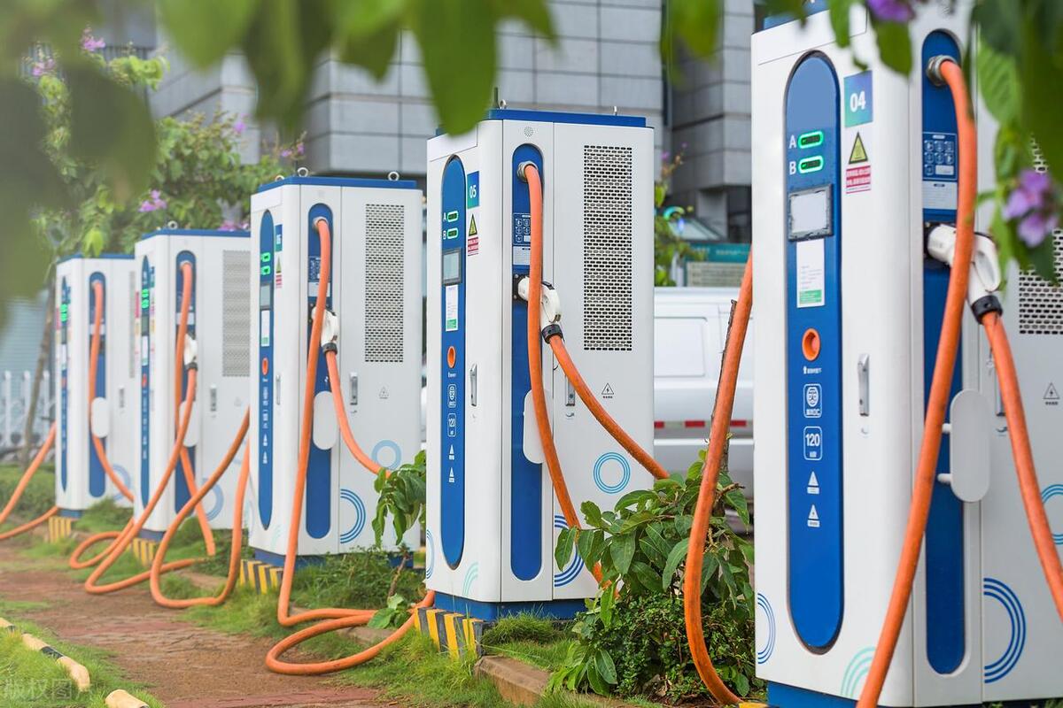 創新液冷技術：打造高效超充充電槍設計